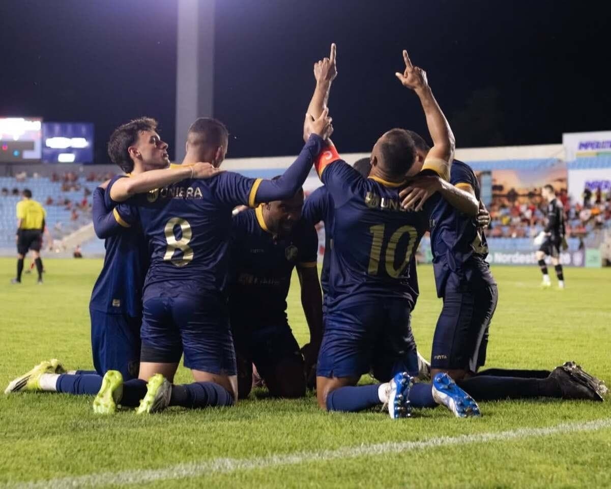 Retrô comemora vitória contra Imperatriz