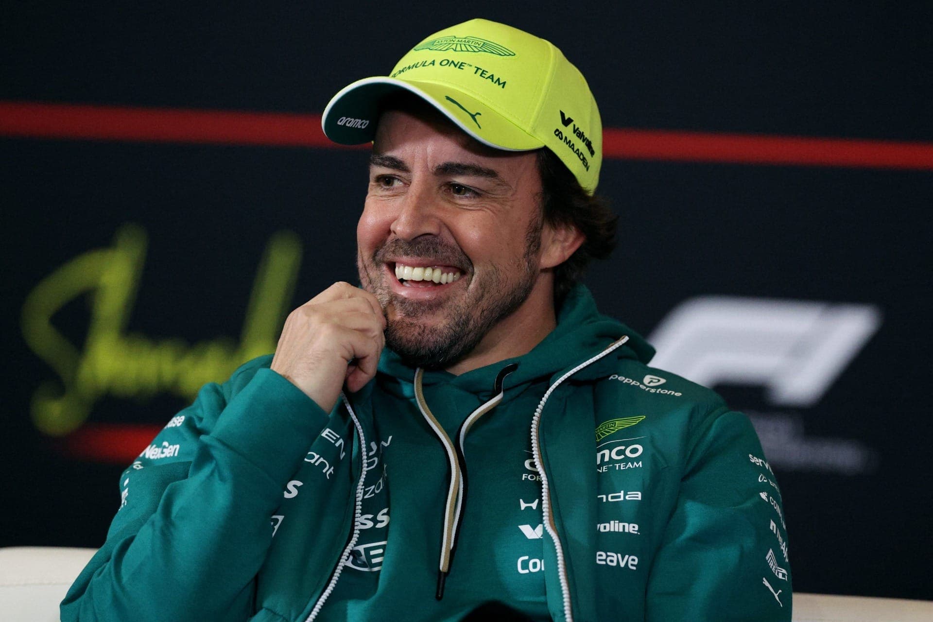 Espanhol da Aston Martin fica fora de sessão de entrevistas nesta quinta-feira após nascimento de bebê com a jornalista Melissa Jiménez
