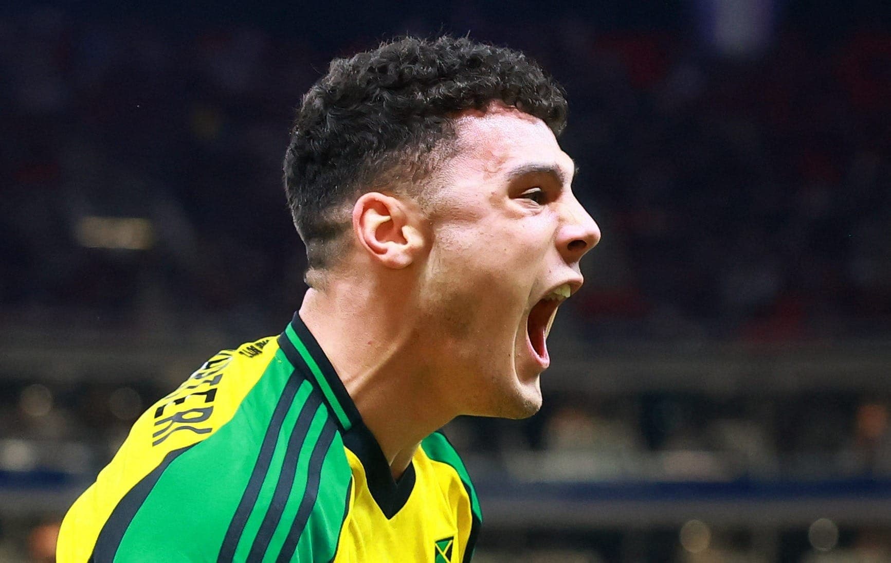 Cadamarteri comemora gol da Jamaica