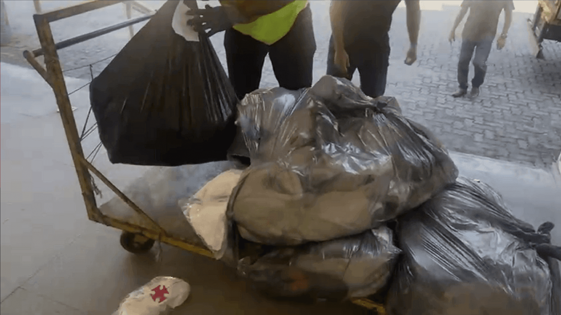 Carga recuperada de uniformes do Vasco