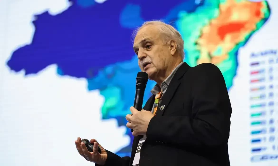 Climatologista brasileiro Carlos Nobre