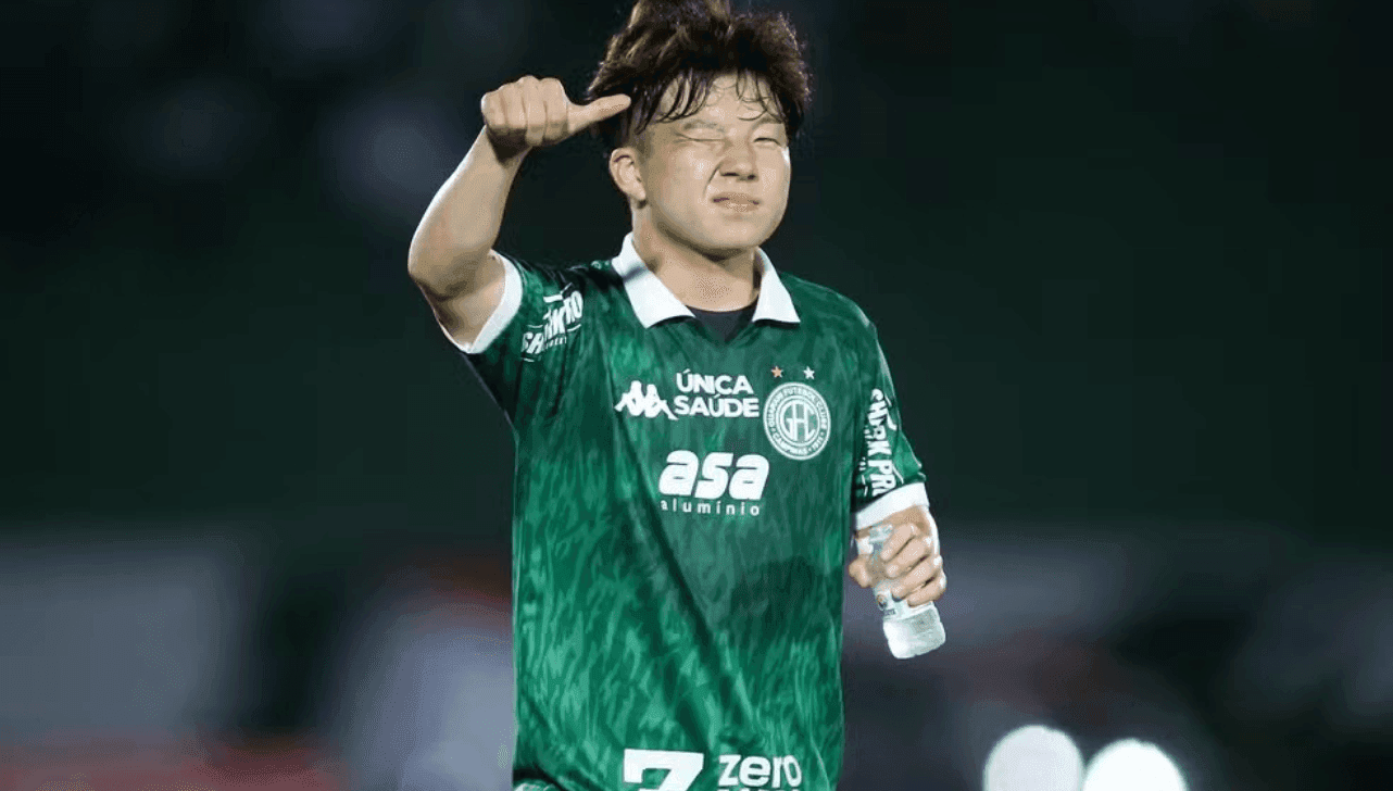 Ryuta Takahashi em partida pelo Guarani 