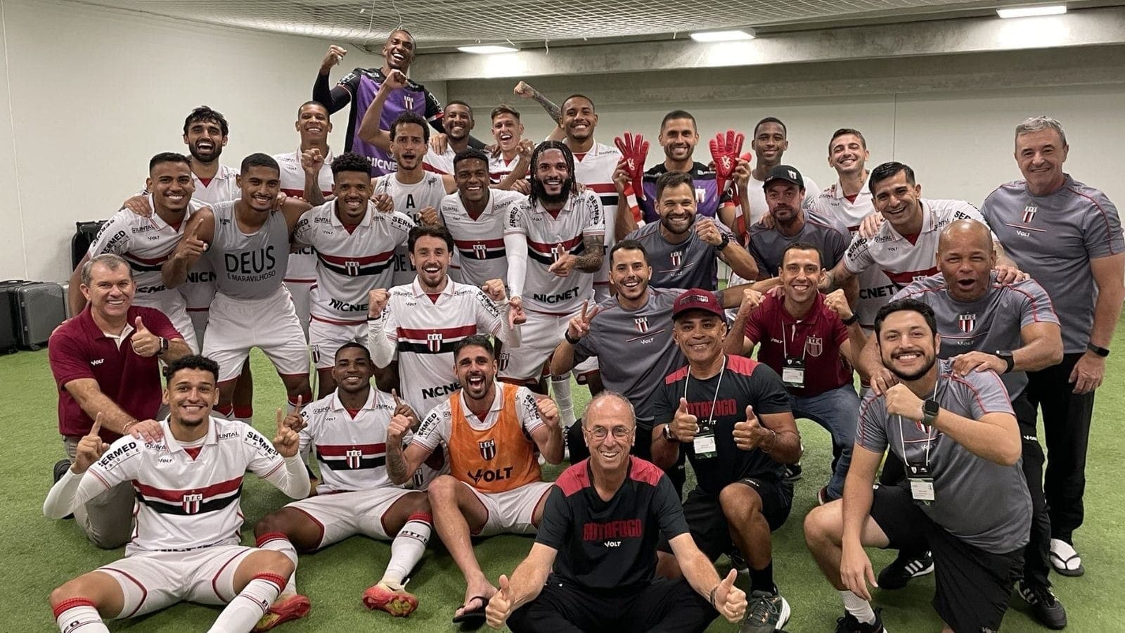 Botafogo lidera a Série B do Brasileirão