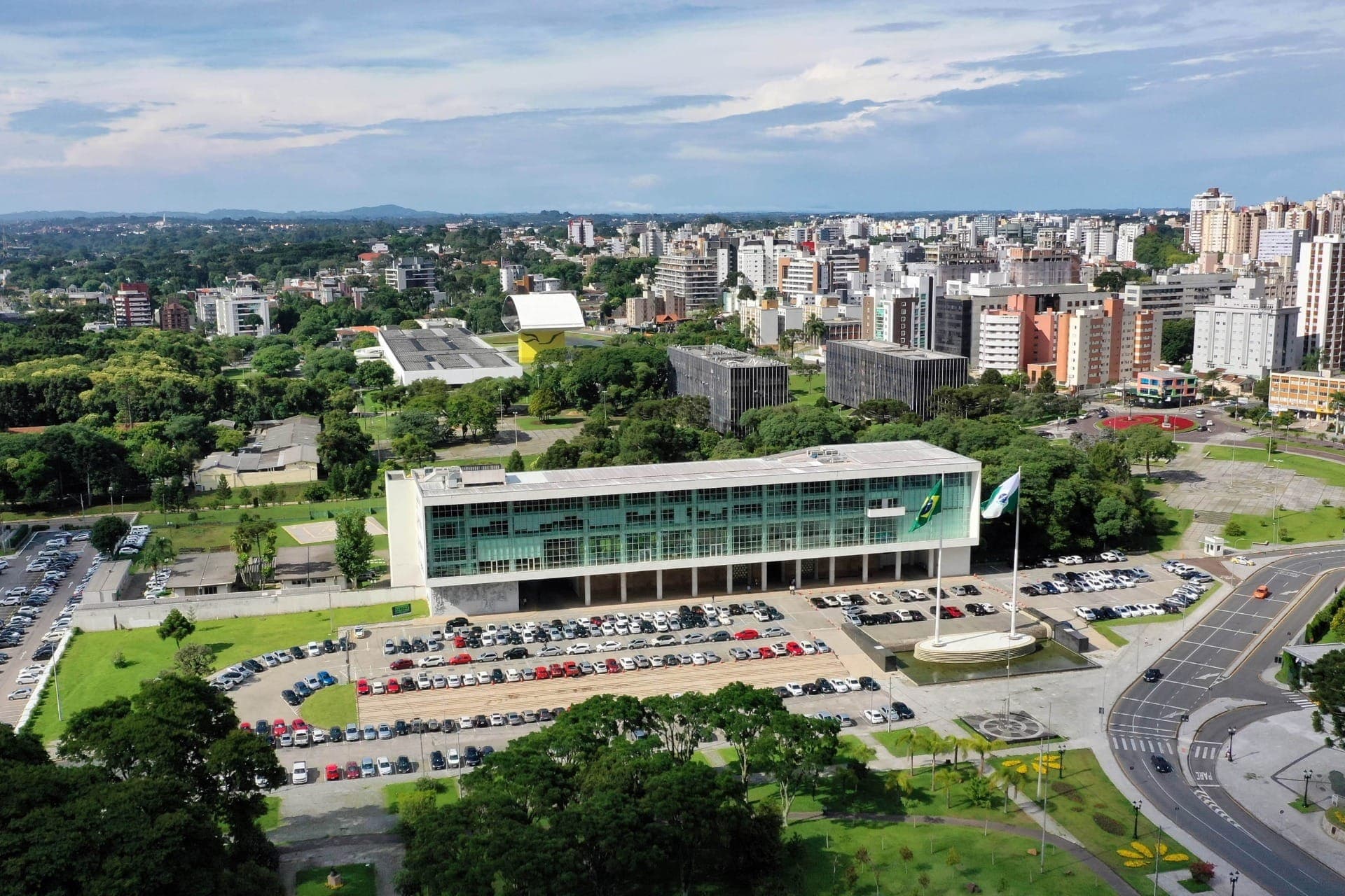 Governo do Paraná faz reforma no secretariado 