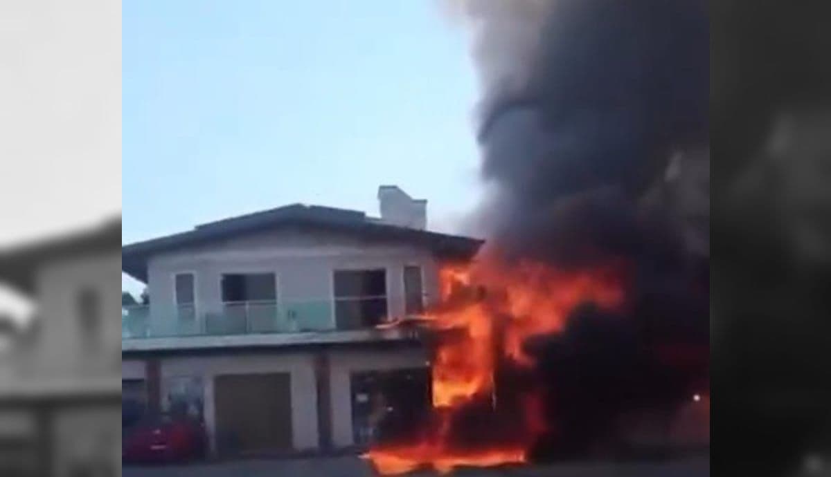 Avião caiu sobre casa em Capão da Canoa (RS)