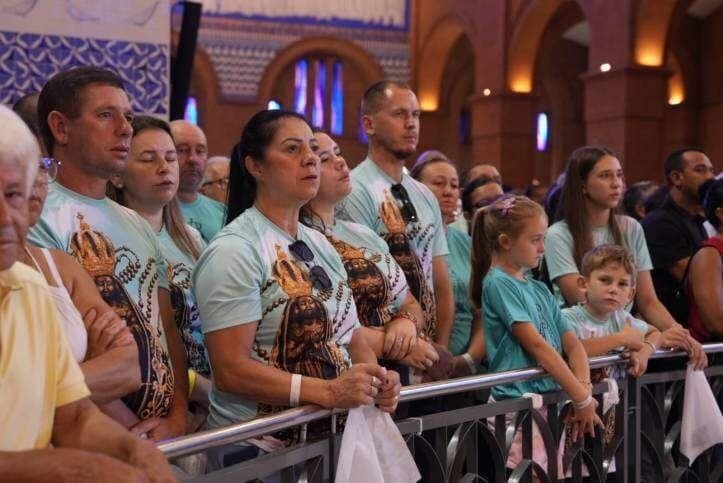 Católicos celebram a Páscoa em Aparecida