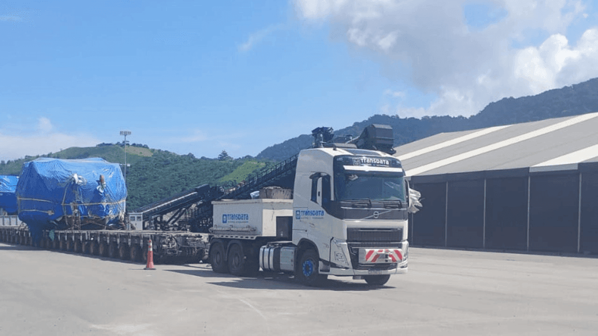 Transporte de Carga na Rodovia dos Tamoios