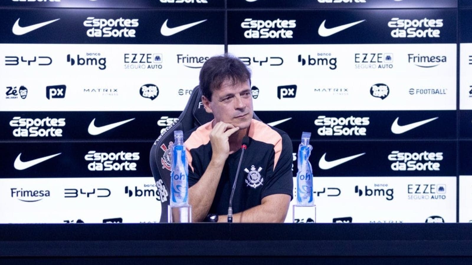 Fernando Diniz, técnico do Corinthians