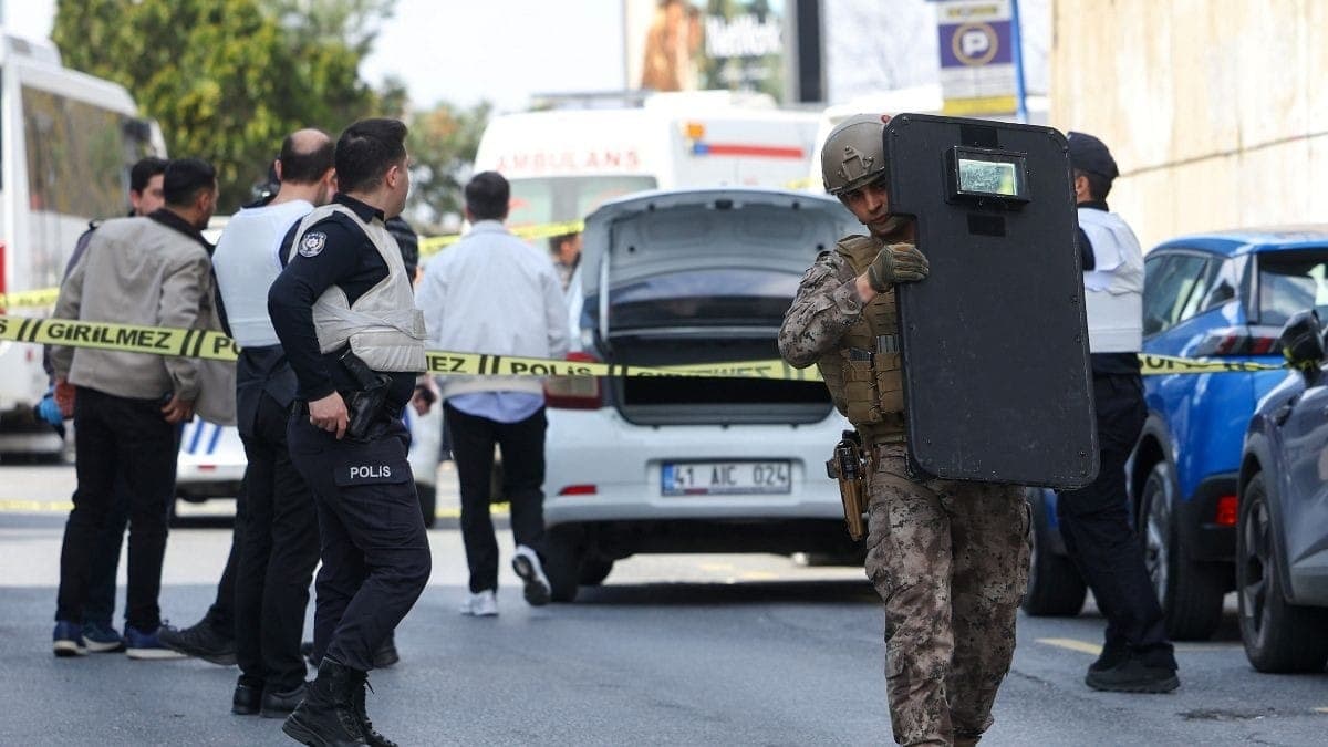 Tiroteio em Istambul