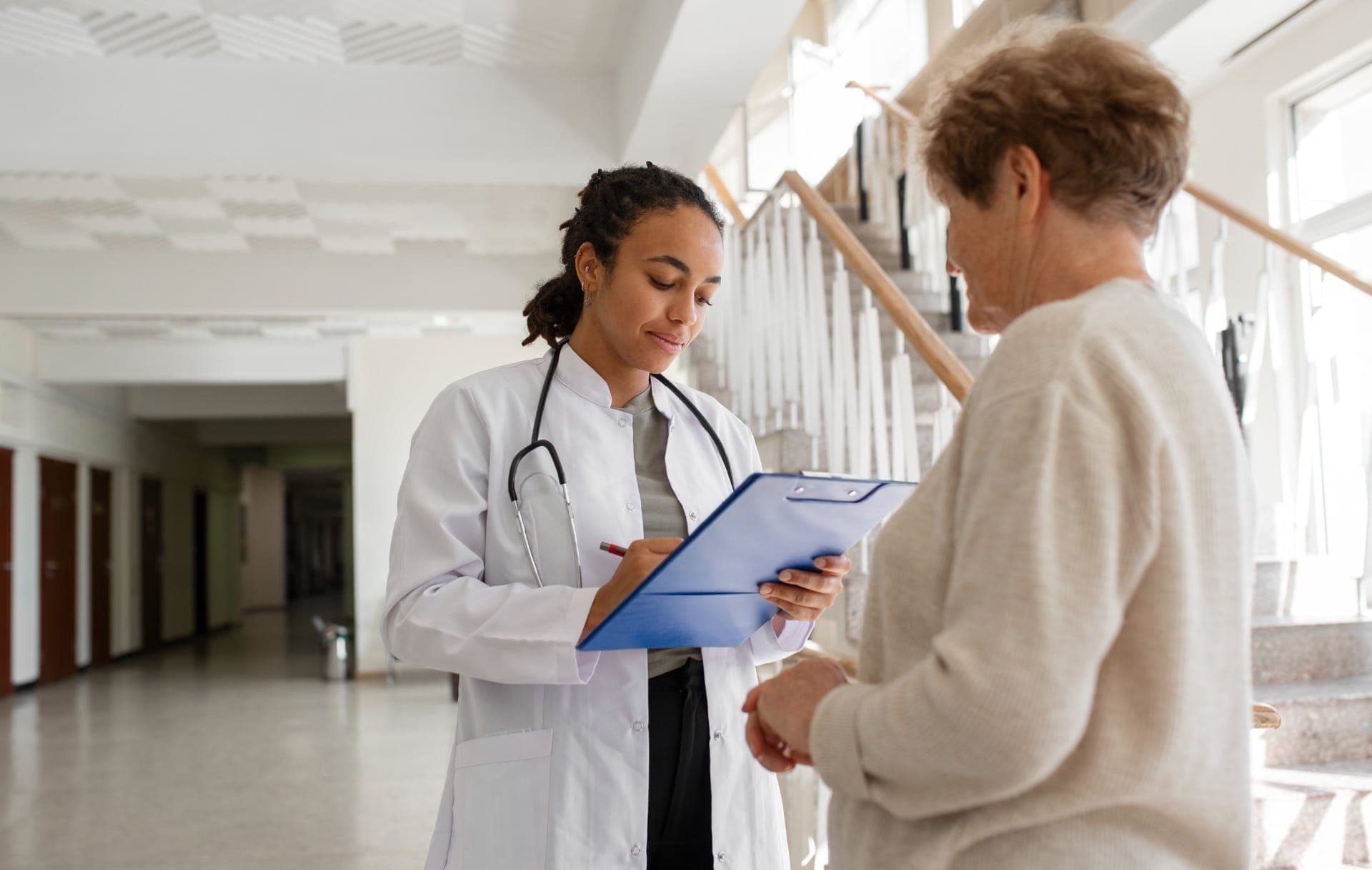 Na medicina, é a prática que constrói a confiança