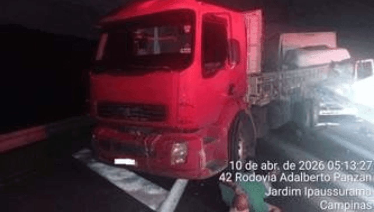 Os veículos foram retirados da via