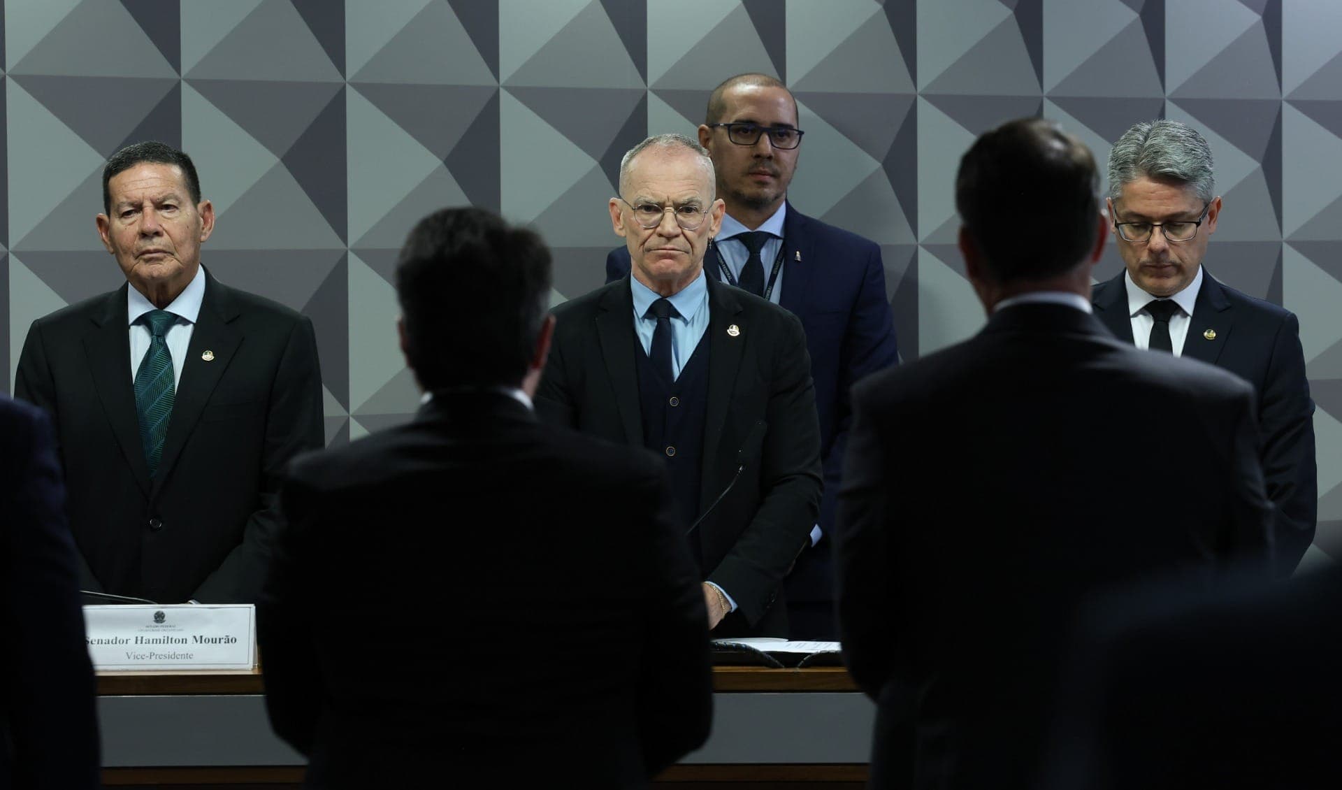 CPI tem relatório final rejeitado