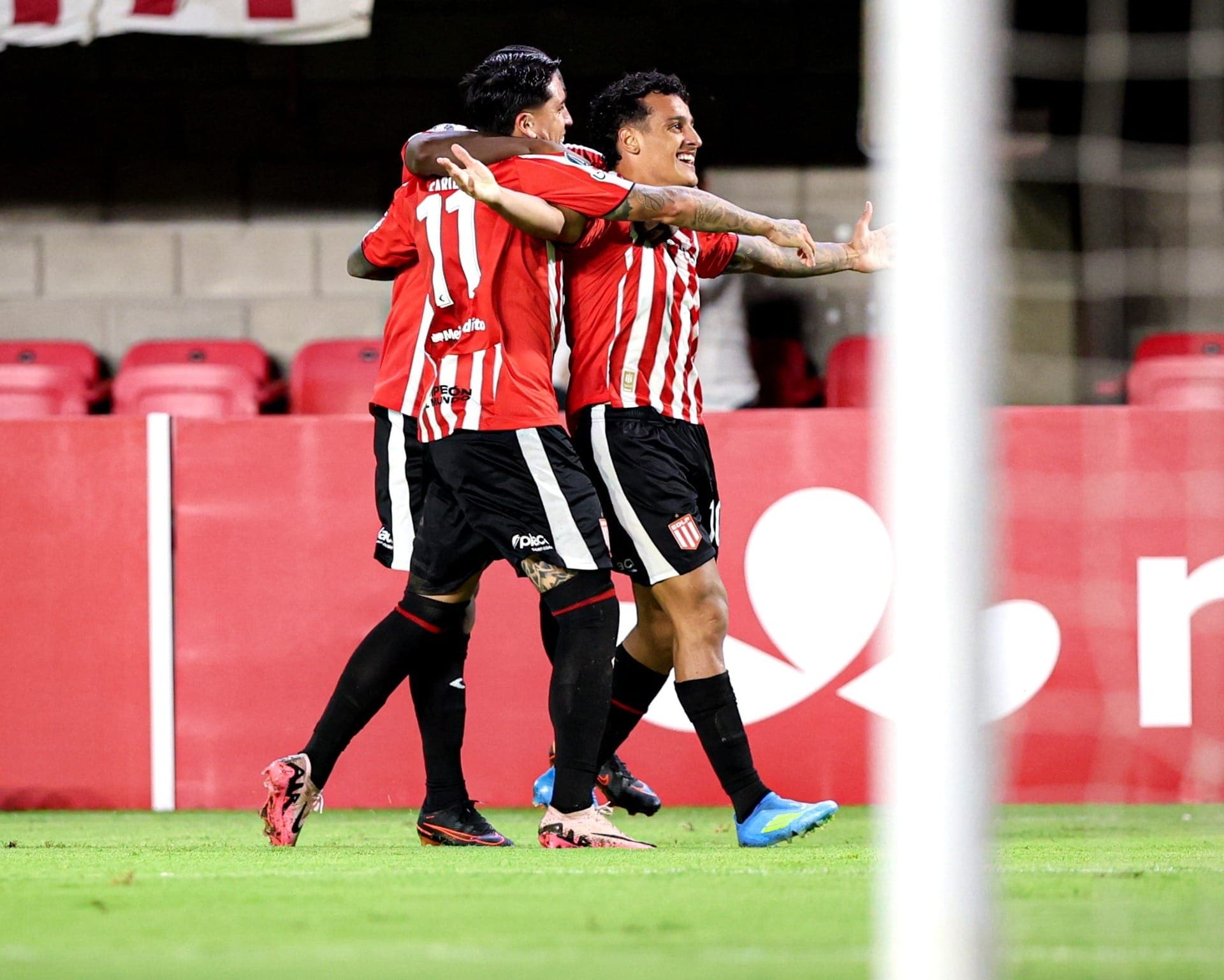 Tiago Palacios comemora na Libertadores