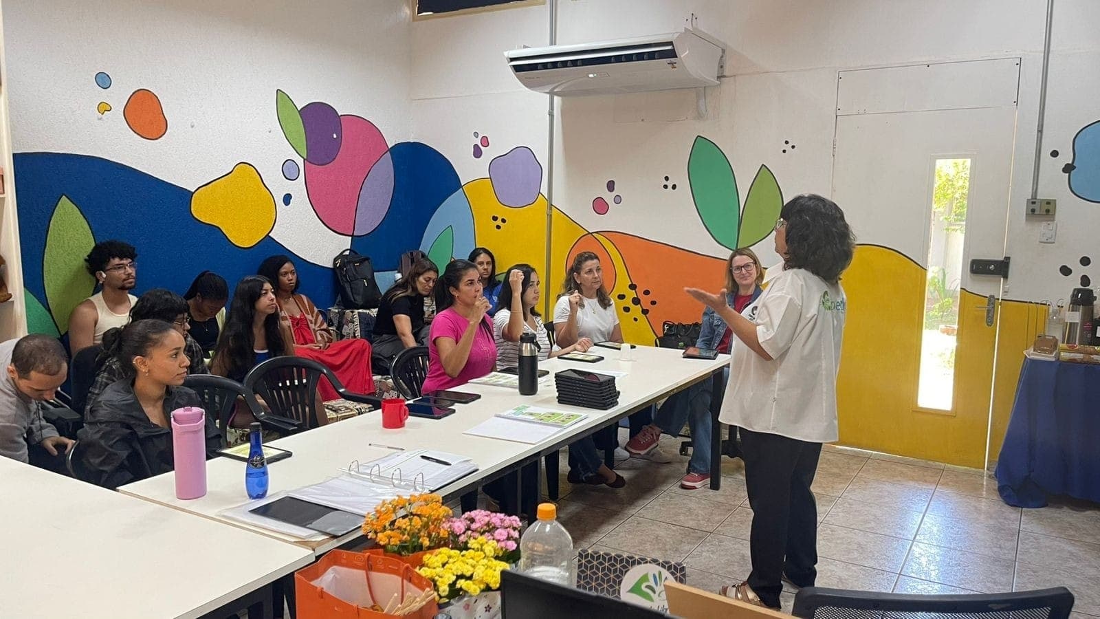 Aula do curso de Libras oferecido pela Unicamp