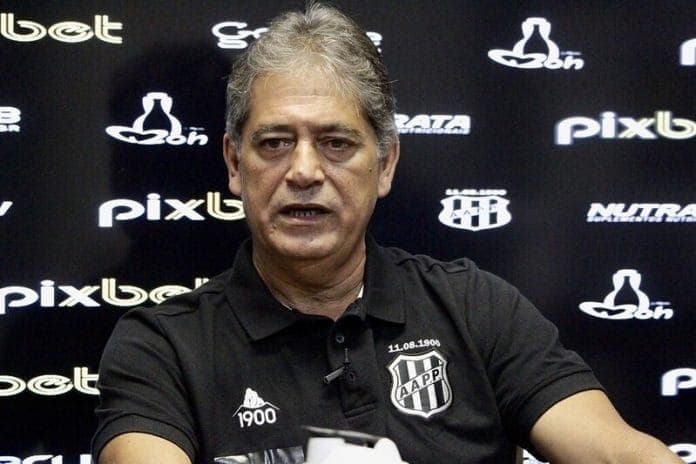 Marco Eberlin em coletiva