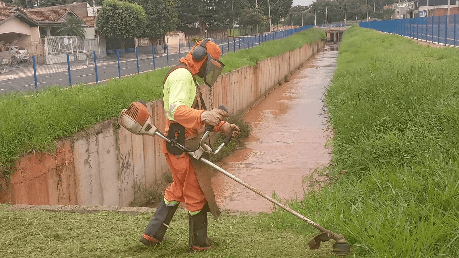 A secretaria executou 52.798 metros de raspagem