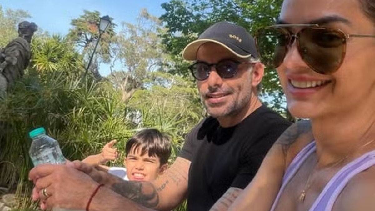 Mico Freitas com Kelly Key em passeio
