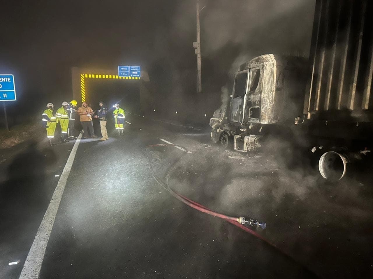BR-277 ficou bloqueada durante a madrugada 