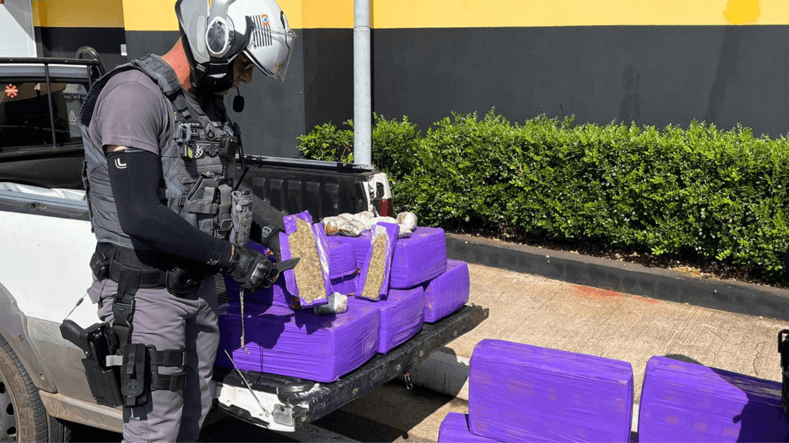 A abordagem foi feita na Rodovia SP-300