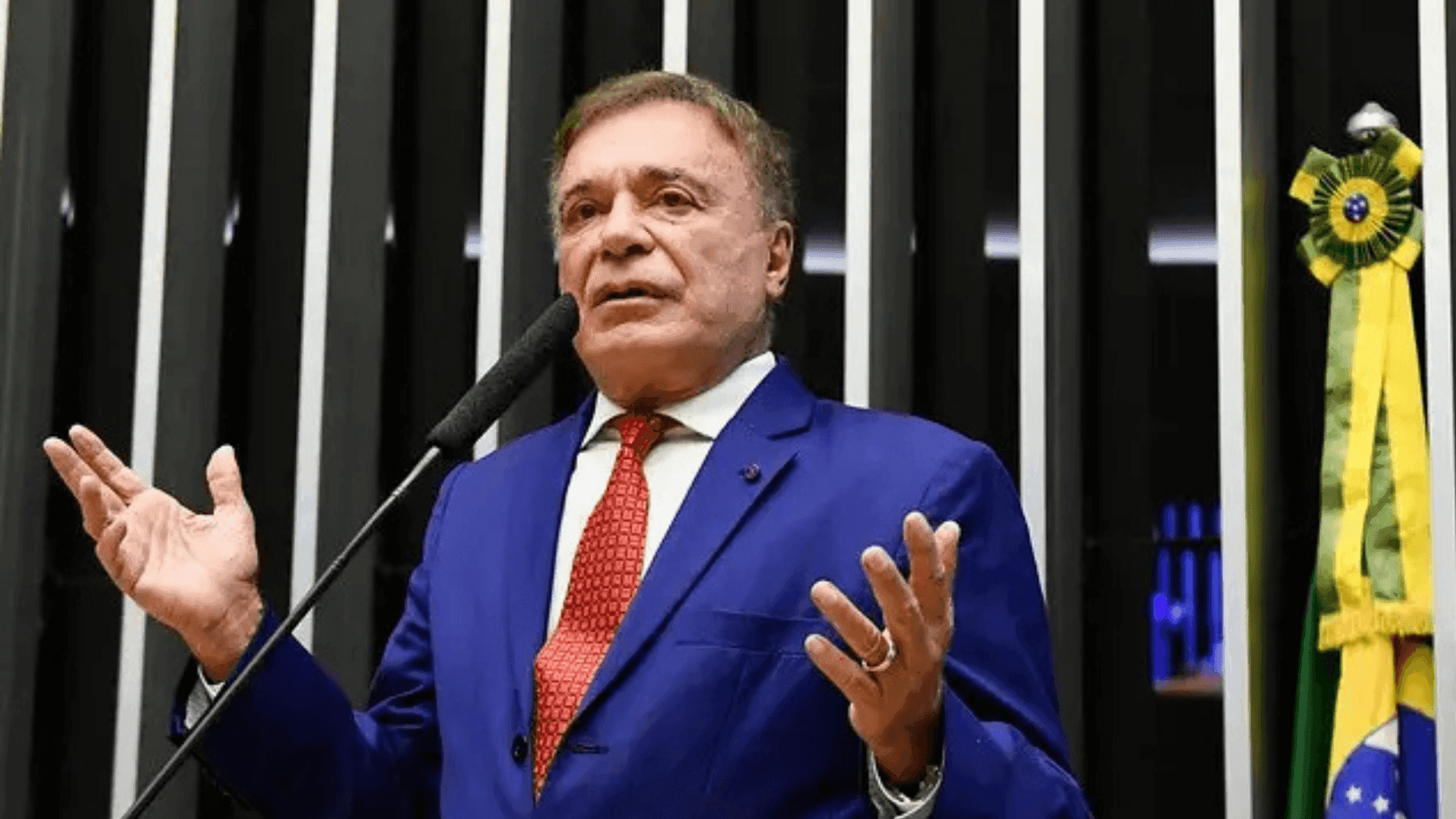 Ex-senador é o preferido segundo levantamento 