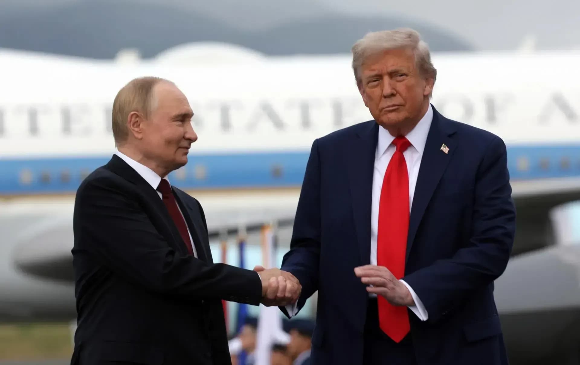 Putin liga para Trump e alerta sobre consequências de ataques contra o Irã