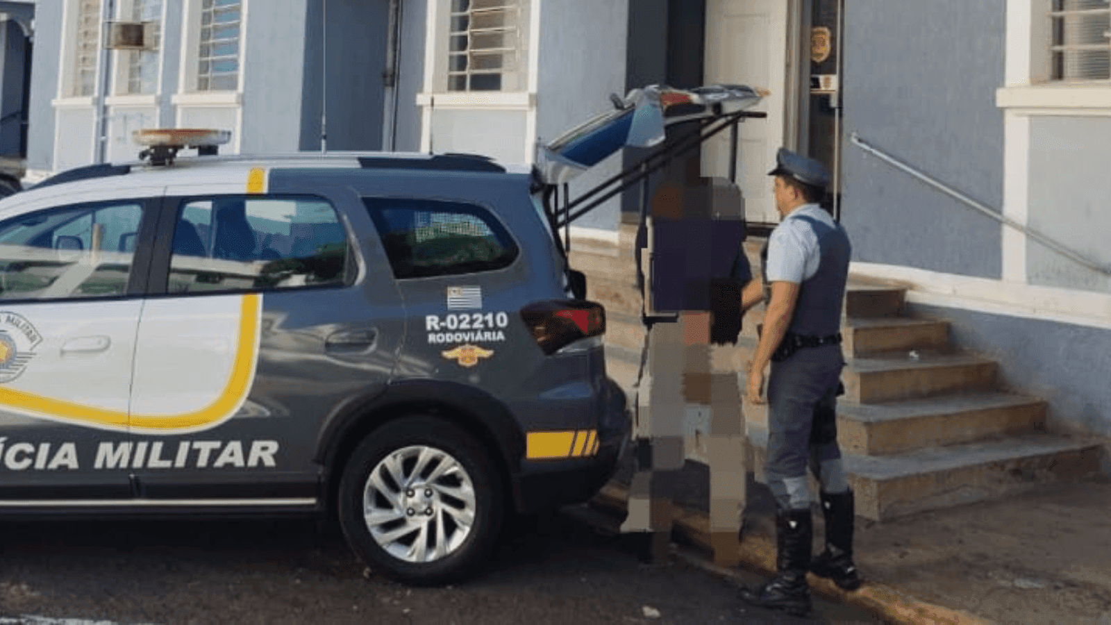 A abordagem aconteceu na Rodovia Raposo Tavares