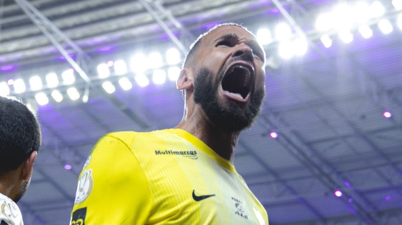 Everson foi o heroi do Atlético-MG no Castelão