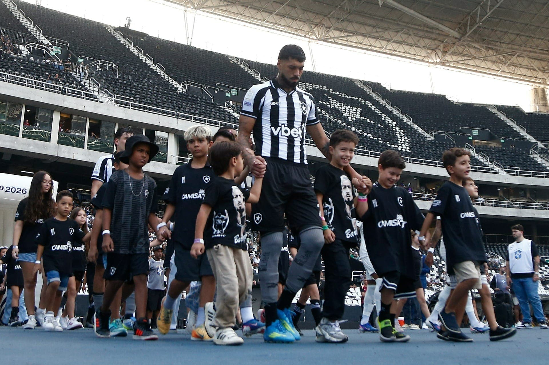 Barboza na entrada do jogo contra o Corinthians