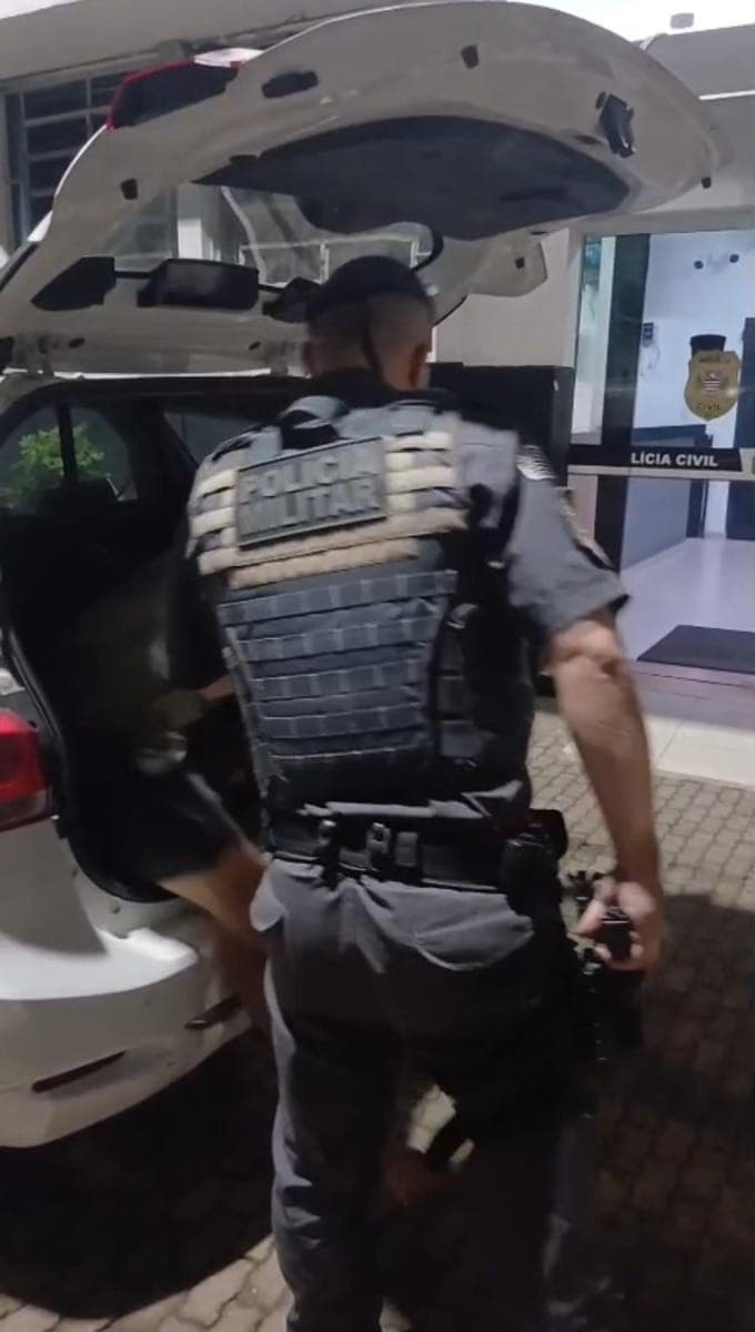 Homem foi preso na região do crime