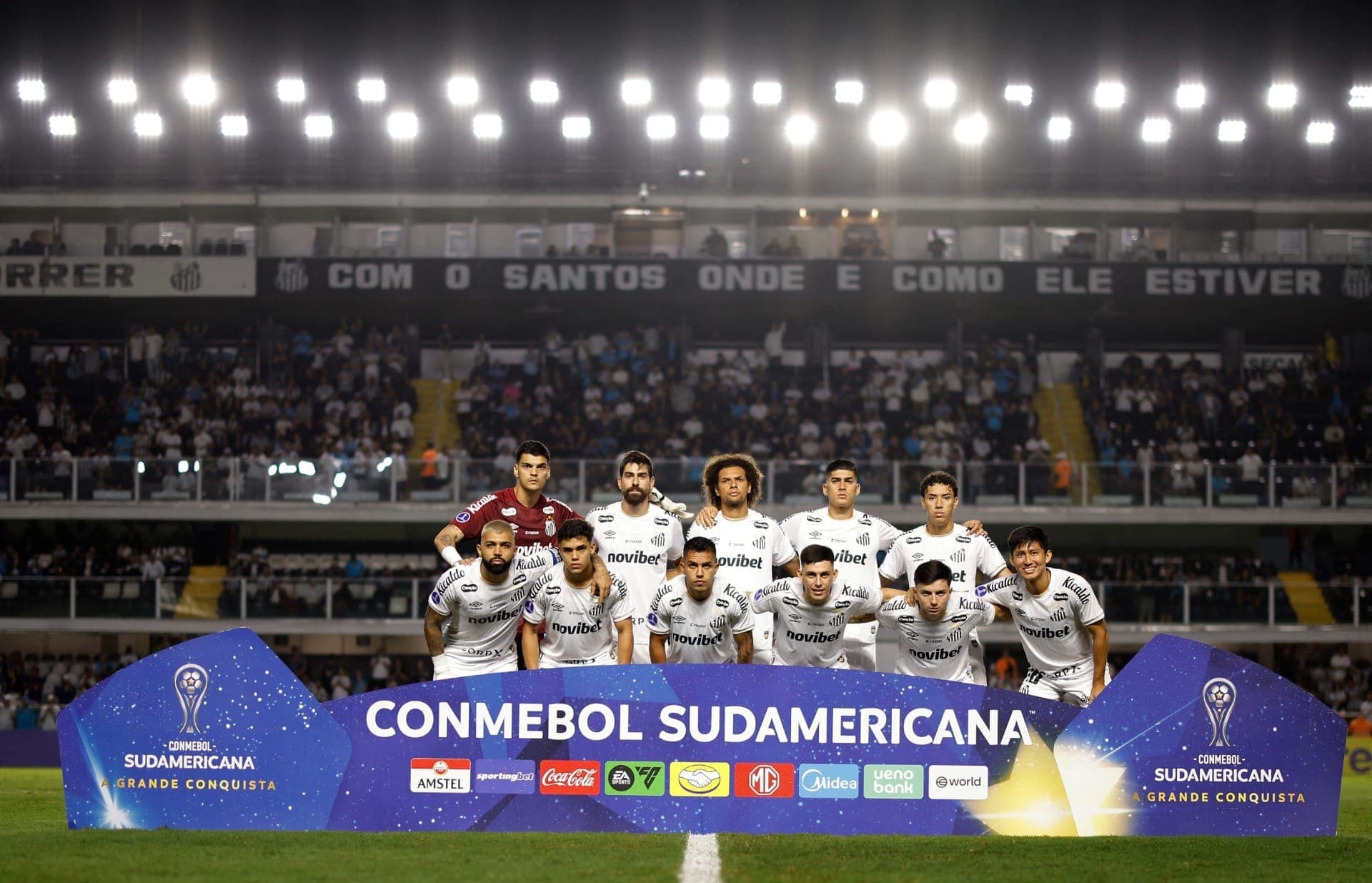 Elenco do Santos contra o Deportivo Cuenca