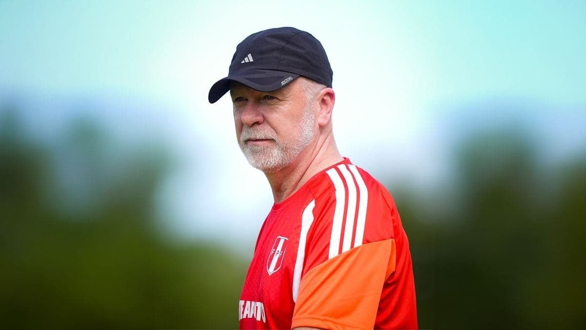 Mano Menezes, técnico da Seleção do Peru