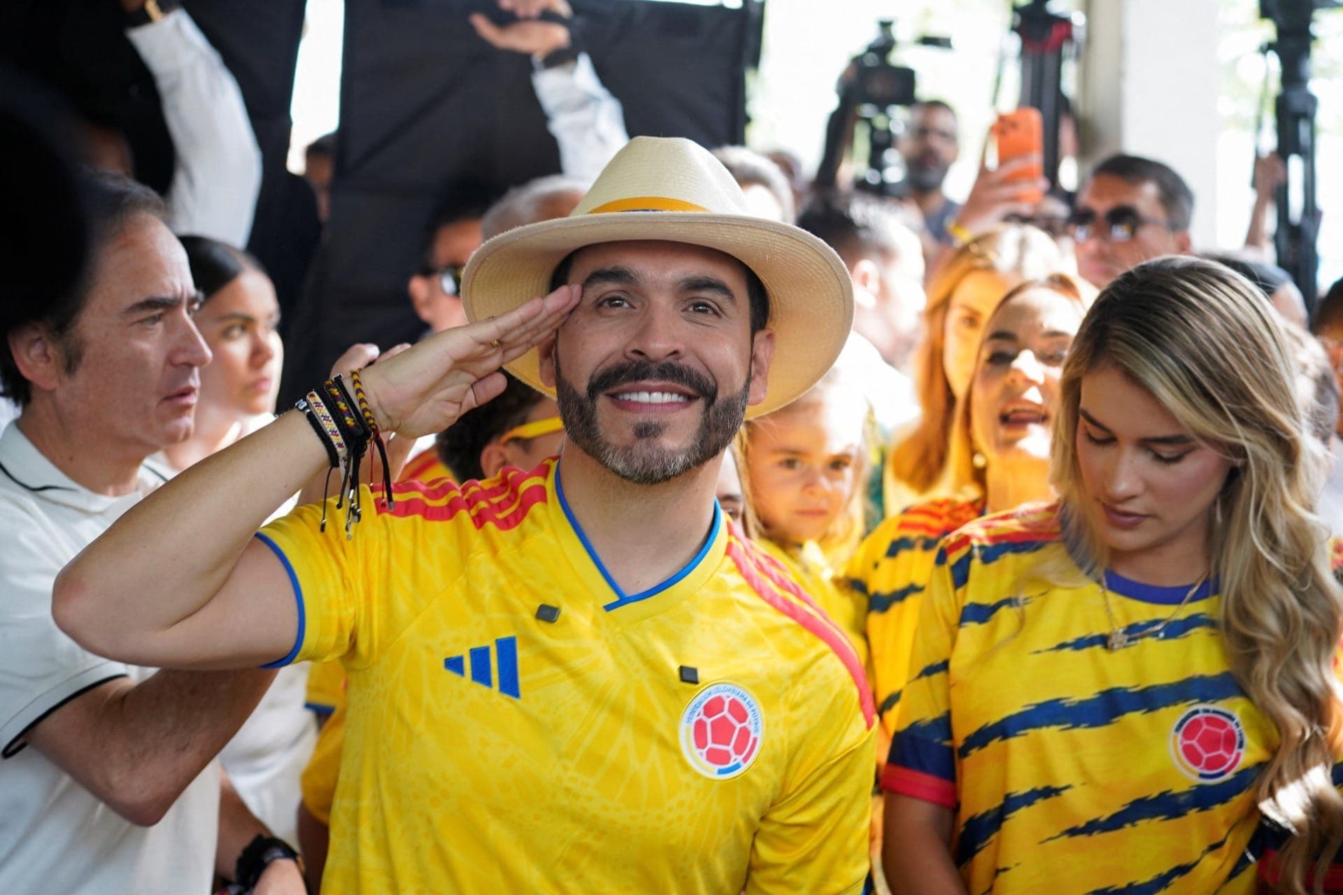 Abelardo De La Espriella em votação na Colômbia