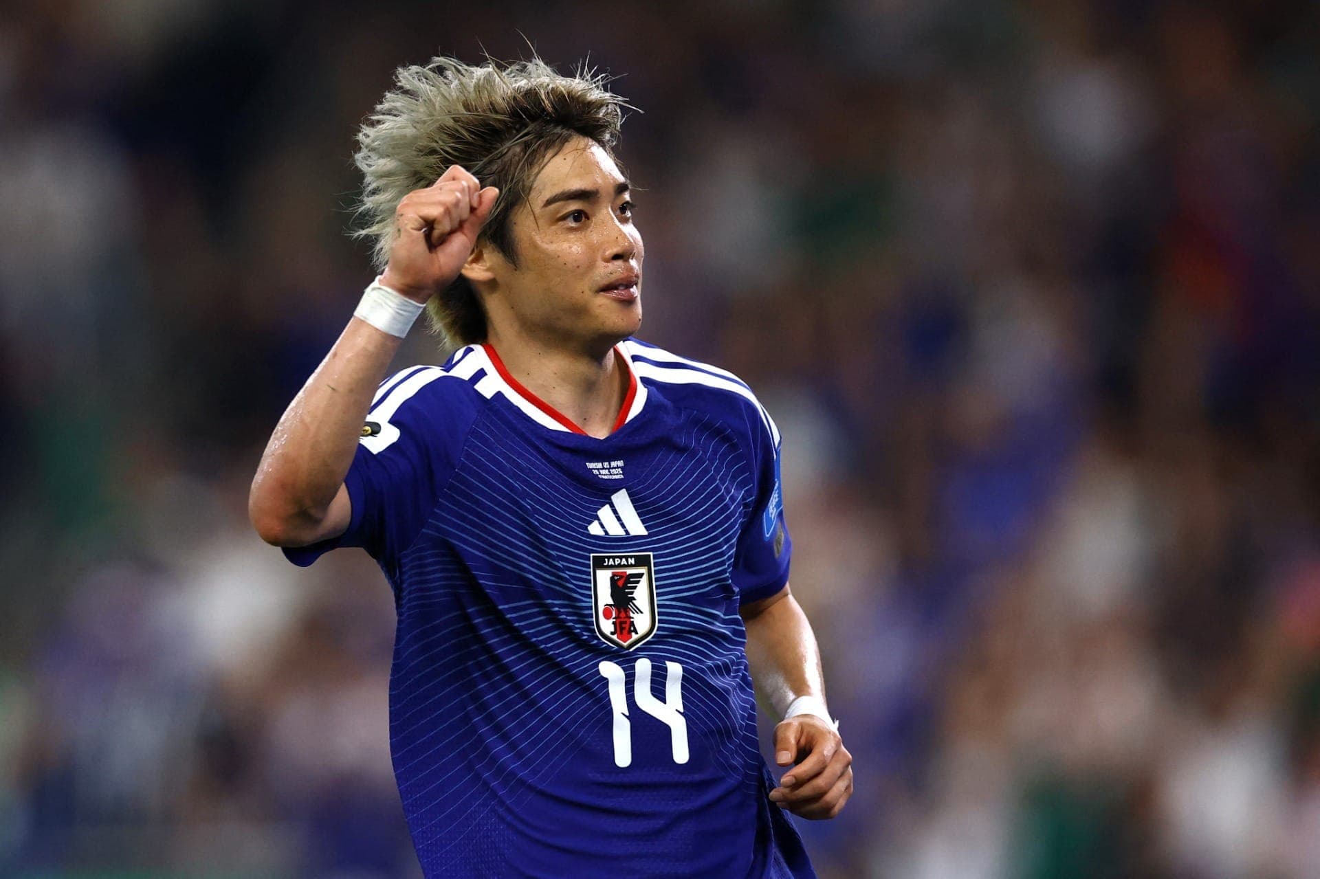 Junya Ito comemora o terceiro gol do Japão