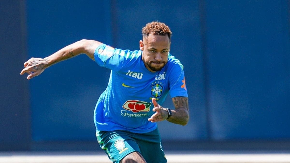 Neymar durante treino da Seleção Brasileira