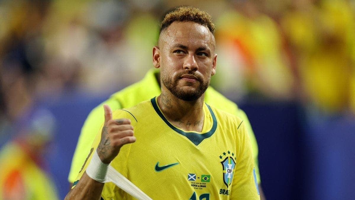 Neymar estreou na Copa no jogo contra a Escócia
