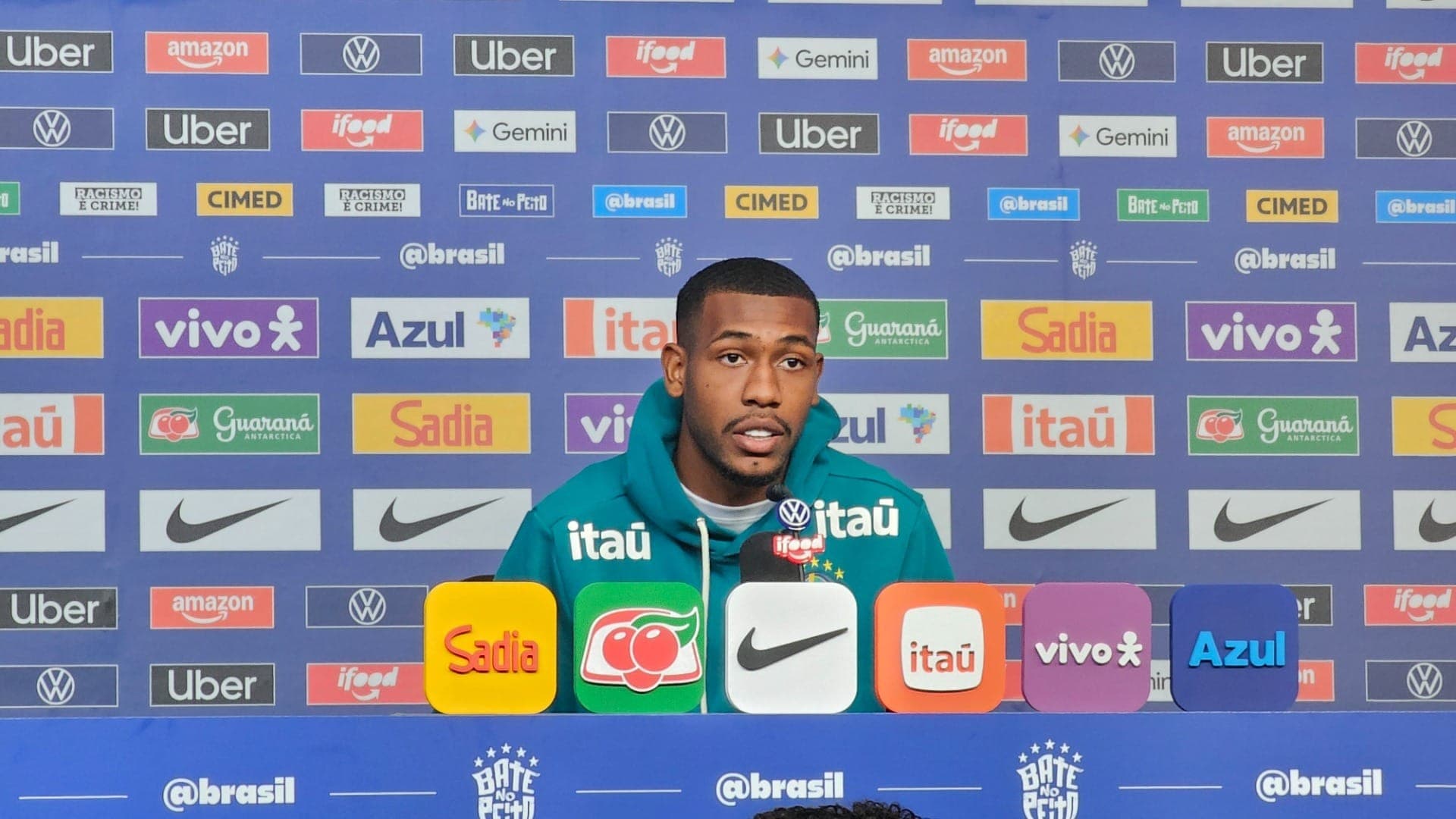 Rayan, atacante da Seleção, em coletiva nos EUA