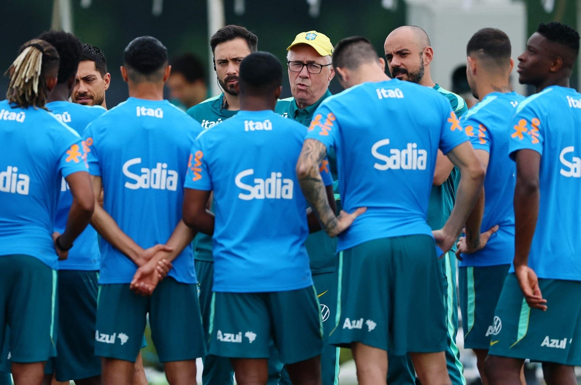 Brasil treina antes do jogo contra o Japão