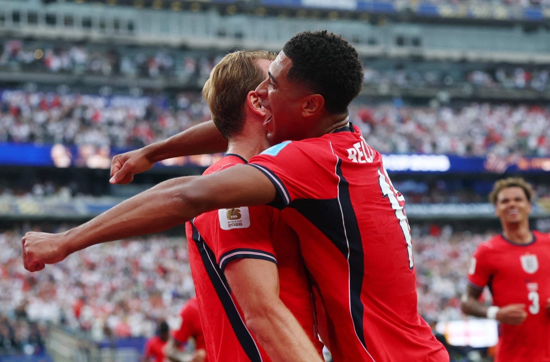 Harry Kane e Jude Bellingham comemoram gol da Inlgaterra