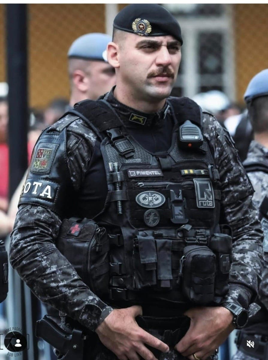Tenente foi baleado ao parar em um semáforo