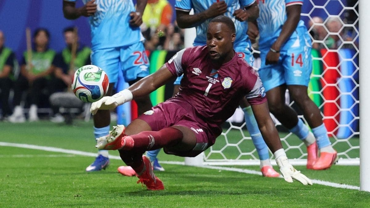 Mpasi fechou o gol contra a Inglaterra