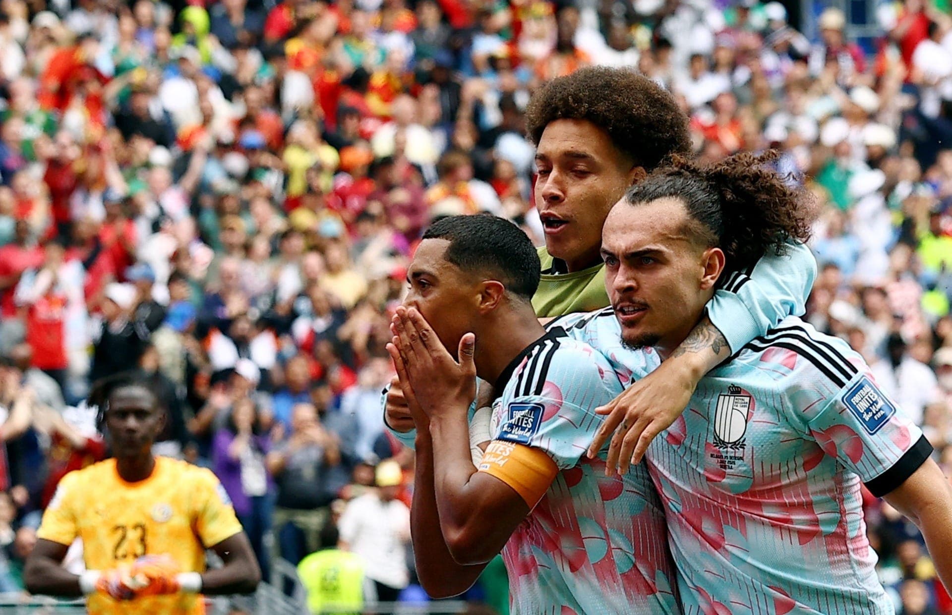 Tielemans comemora o segundo gol da Bélgica