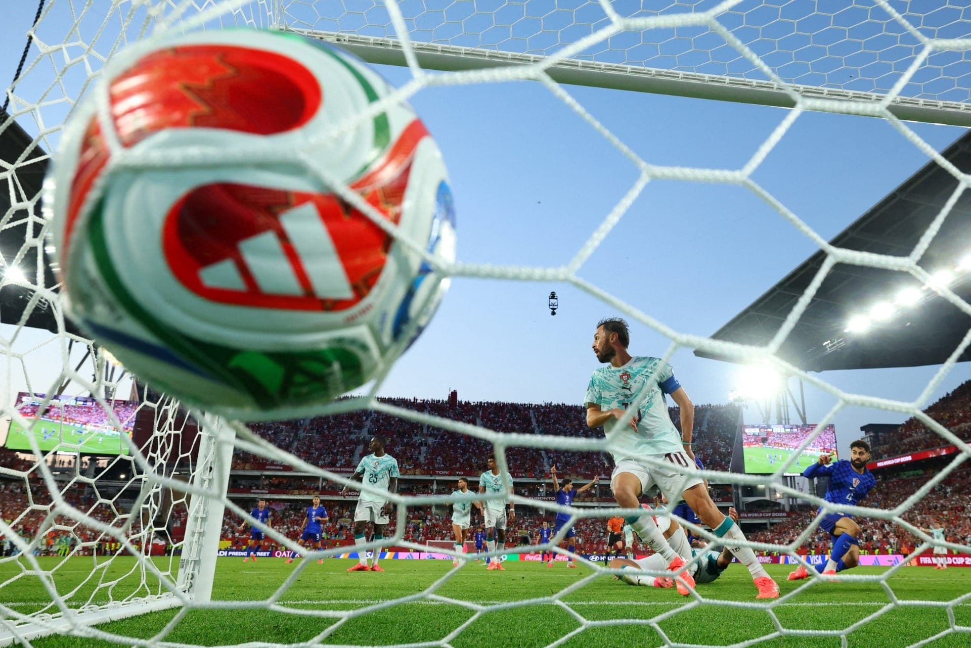 Bola entrou, mas gol foi anulado