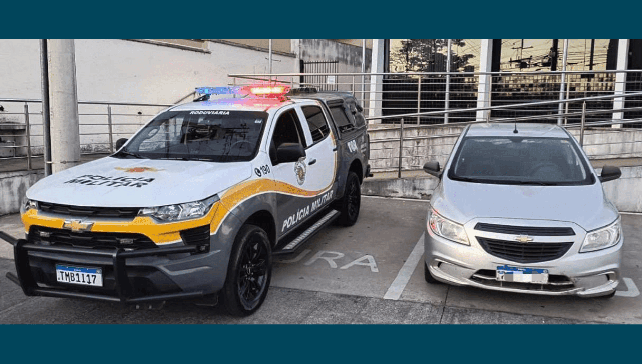Carro roubado foi recuperado durante abordagem