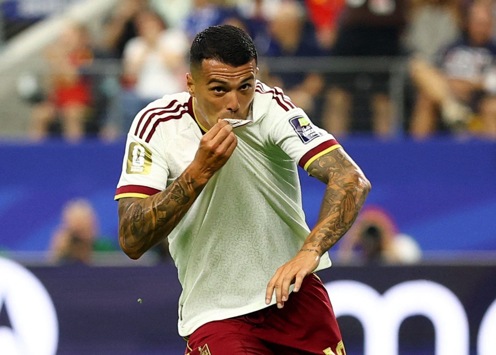 Pedro Porro marcou o segundo da Espanha
