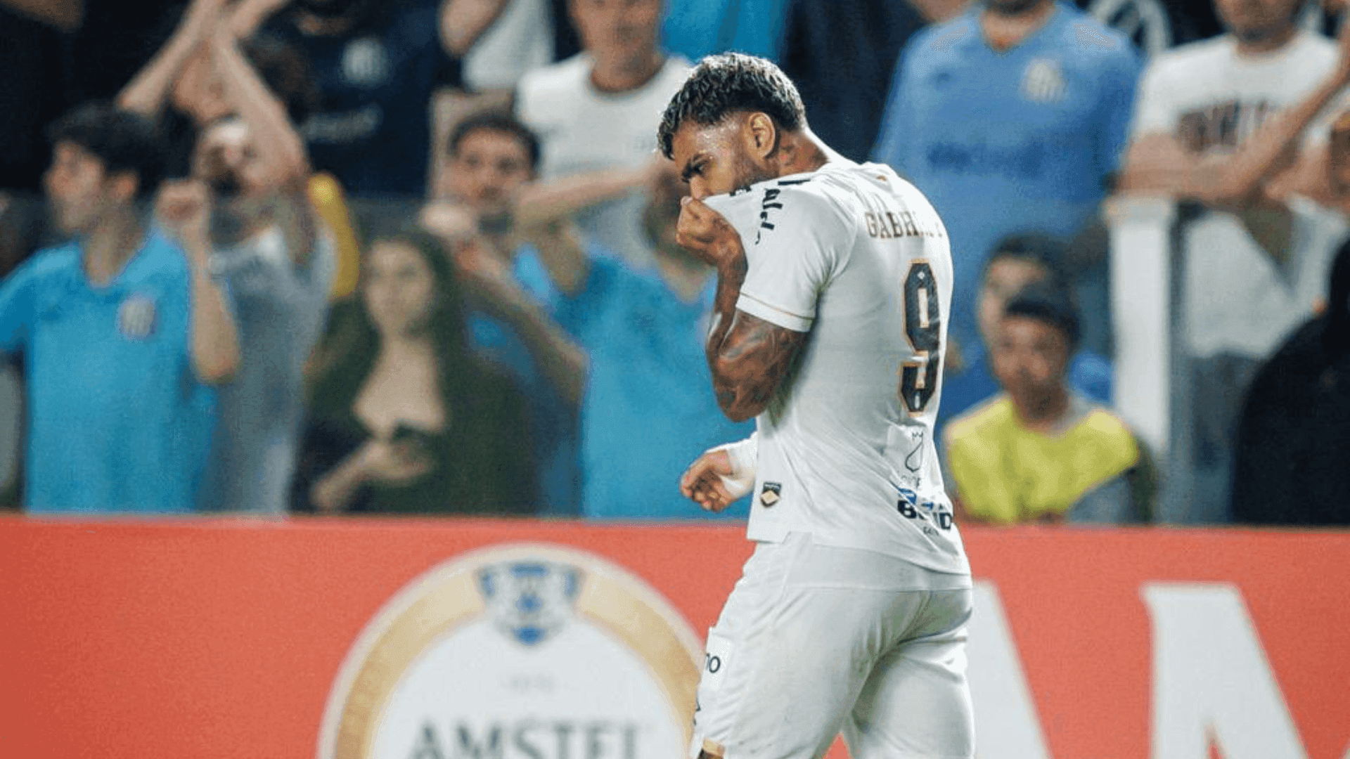 Gabigol marcou o 99º gol com a camisa do Santos