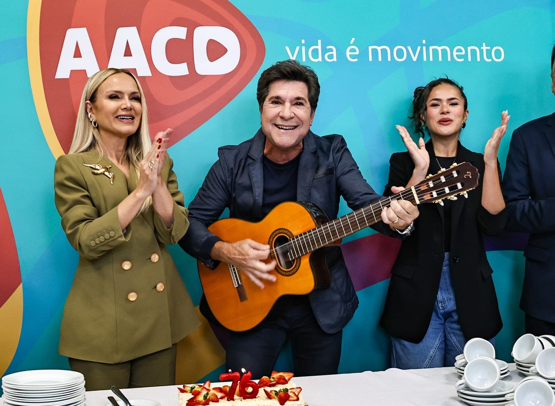 Eliana, Daniel e Maísa em aniversário da AACD