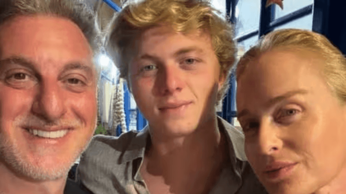 Benício Huck é aprovado em faculdade caríssima