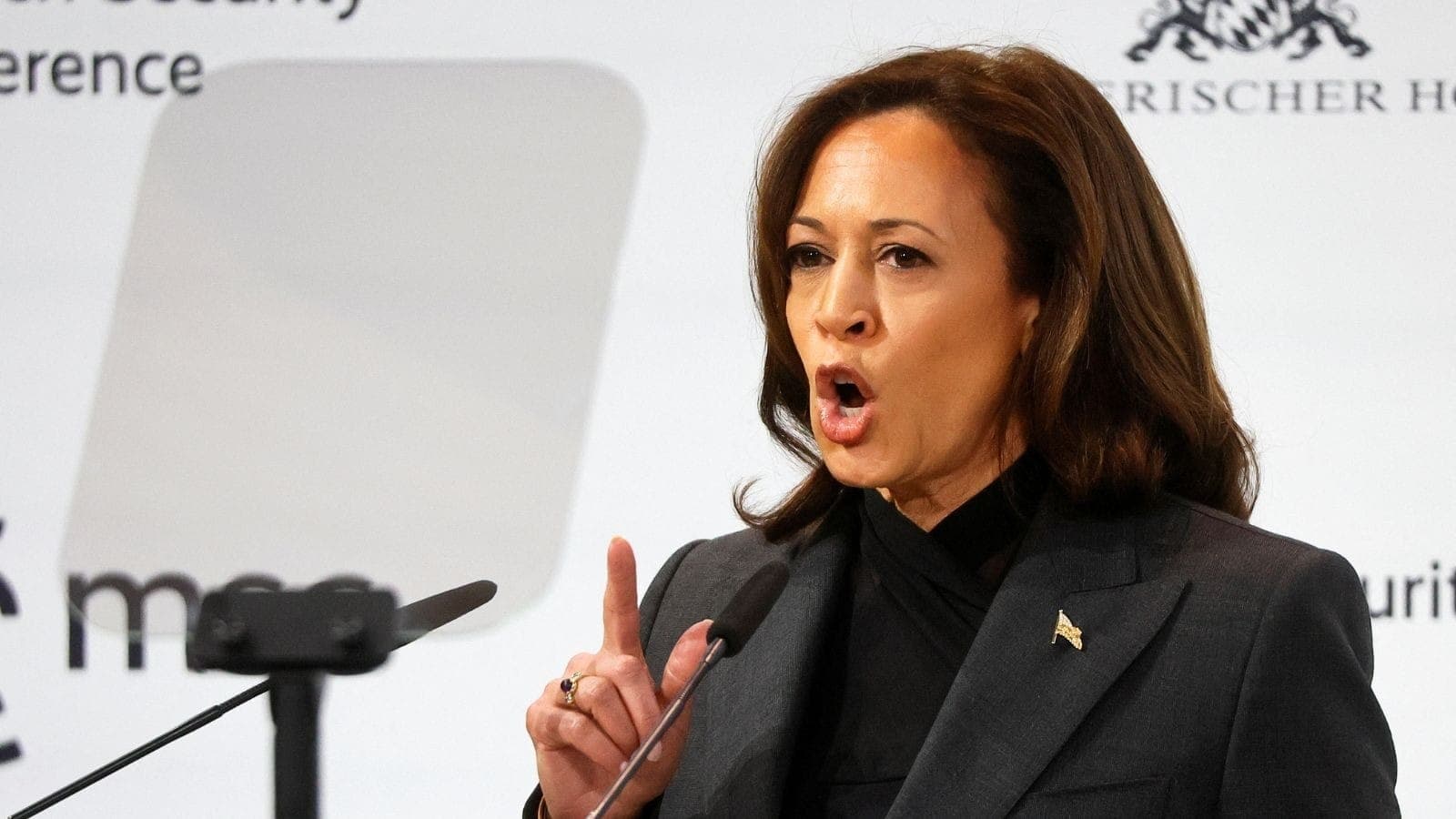 Kamala Harris em conferência em Munique