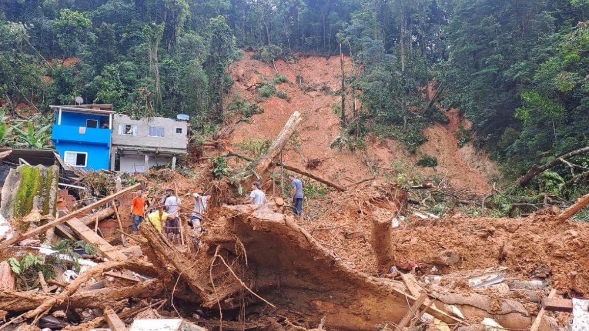 Chuva que caiu em 24 horas no litoral foi a maior da história, diz governo de SP