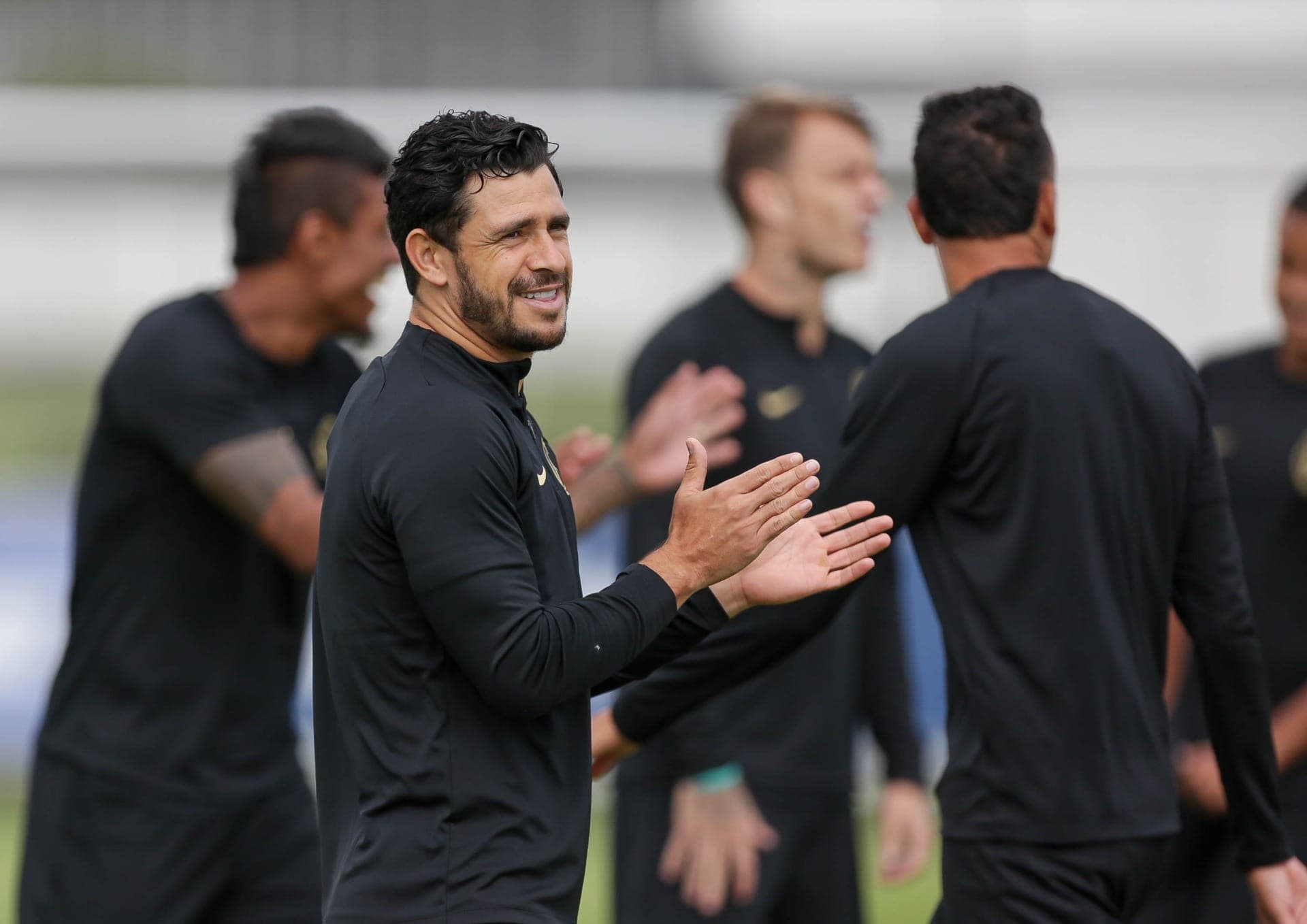 Giuliano em treino do Corinthians